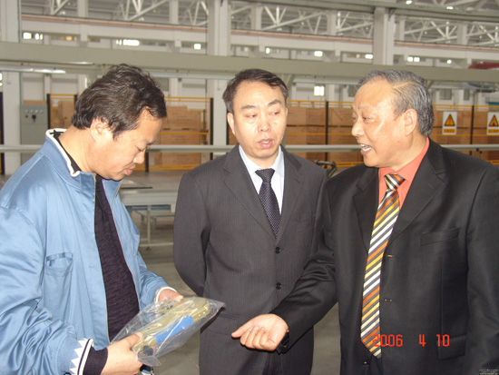 中國紡織報社長遲宗君、副主編張澤華視察我司